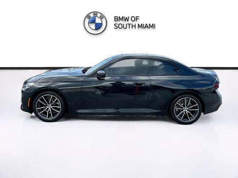 Used 2025 BMW 230i Coupe w/ Convenience Package RWD image 4
