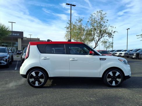 Used 2019 Kia Soul + image 7