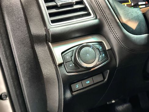 Used 2017 Ford Explorer Platinum AWD/4WD image 16