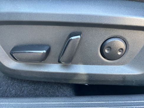 Used 2025 Nissan Rogue SV image 22