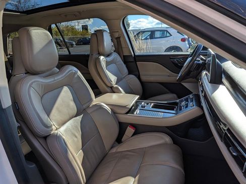 Certified 2022 Lincoln Aviator Reserve w/ Equipment Group 201A image 13