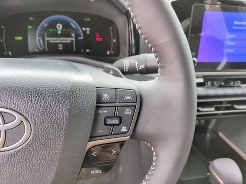 Used 2026 Toyota Camry SE w/ Convenience Package FWD image 16