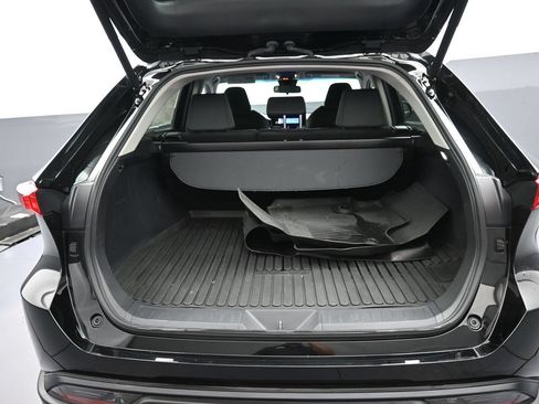Used 2024 Toyota Venza LE AWD/4WD image 21