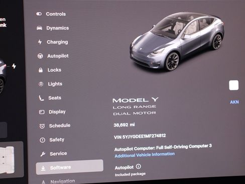 Used 2021 Tesla Model Y Long Range image 8