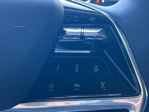 Used 2026 Cadillac Escalade IQL Luxury AWD/4WD image 35