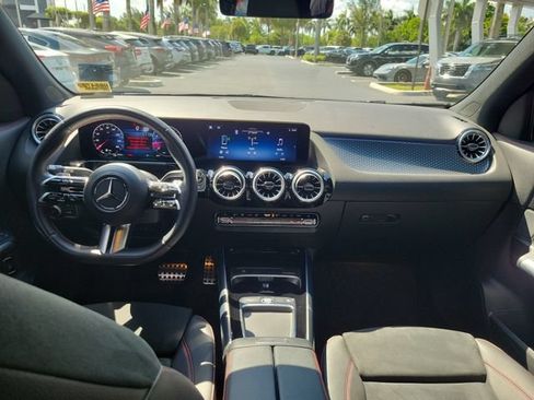Used 2025 Mercedes-Benz GLA 250 image 13