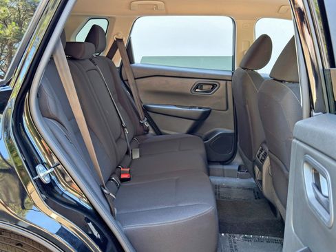 Used 2024 Nissan Rogue S AWD/4WD image 32