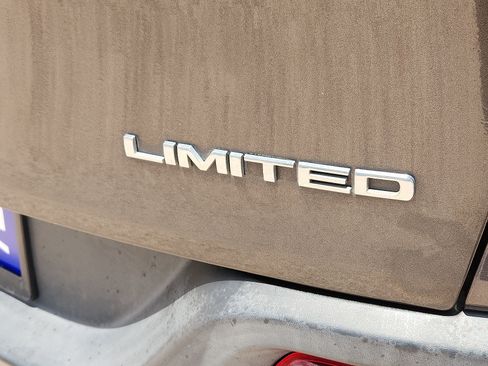 Used 2014 Jeep Cherokee Limited w/ Technology Group FWD image 9