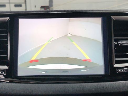 Used 2025 Chrysler Pacifica Select FWD image 30