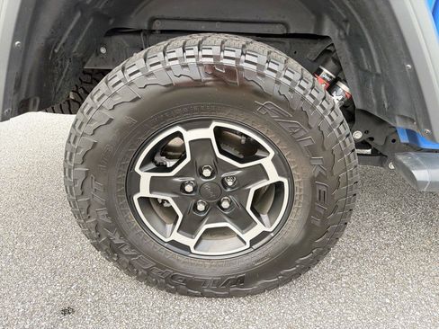 Used 2023 Jeep Gladiator Mojave w/ Cold Weather Group AWD/4WD image 16