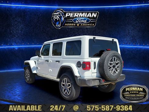 Used 2025 Jeep Wrangler Unlimited Sahara AWD/4WD image 3
