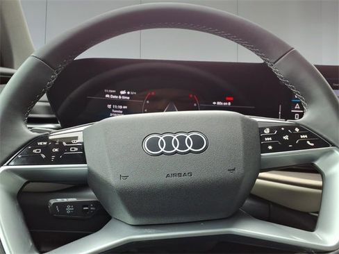 Used 2025 Audi Q5 Premium Plus w/ Premium Plus image 14