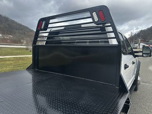 Used 2019 Ford F550 4x4 Crew Cab Super Duty w/ XLT Value Package image 26