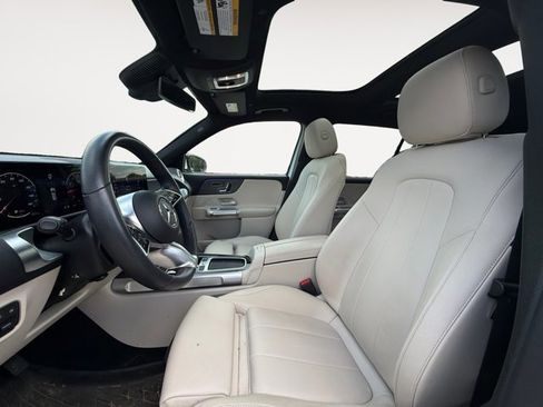 Used 2024 Mercedes-Benz GLB 250 4MATIC image 9