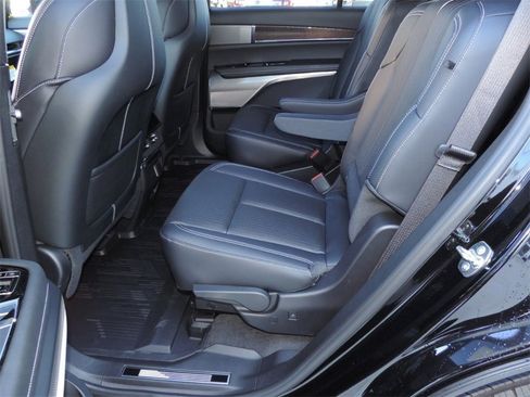 New 2026 Cadillac Vistiq Sport image 18