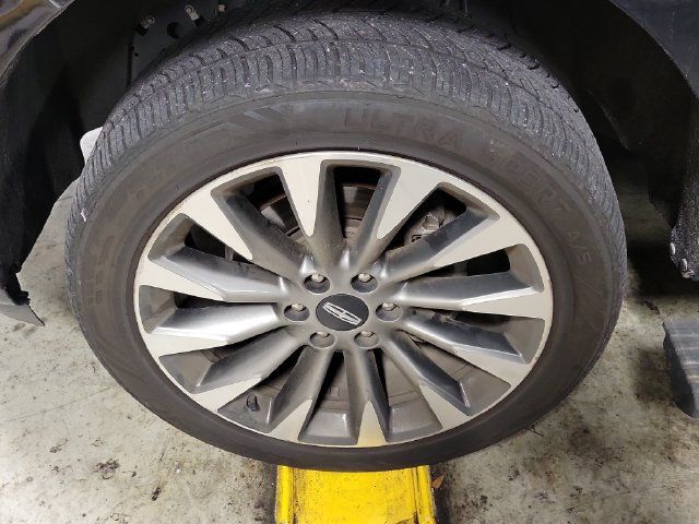 Used 2019 Lincoln Navigator L Select RWD image 5