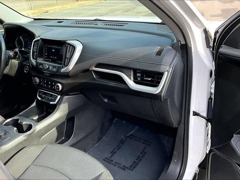 Used 2024 GMC Terrain SLE w/ Elevation Edition FWD image 15