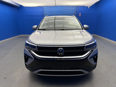 Used 2022 Volkswagen Taos SE image 3