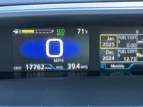 Used 2022 Toyota Prius L Eco image 23