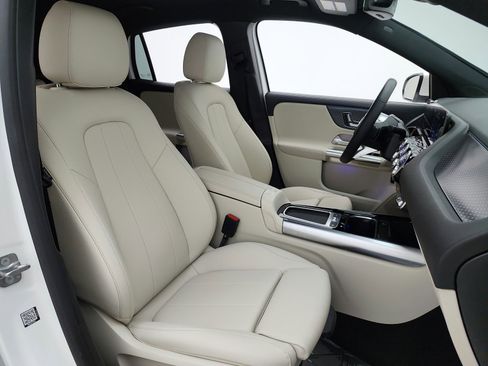 Certified 2025 Mercedes-Benz GLA 250 image 19