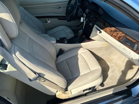 Used 2013 BMW 335i Convertible w/ Premium Pkg RWD image 24