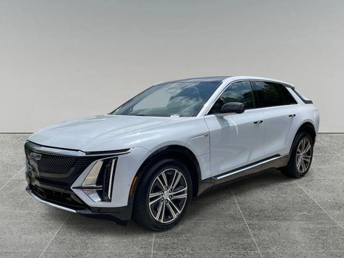 New 2026 Cadillac Lyriq Luxury RWD image 1