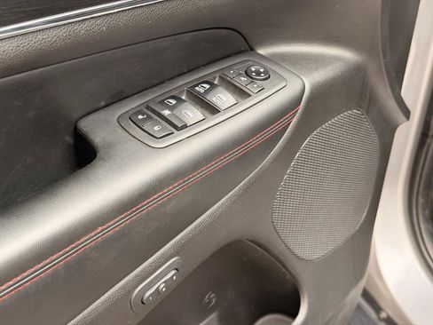 Used 2019 Jeep Grand Cherokee Trailhawk w/ Trailhawk Luxury Group AWD/4WD image 27