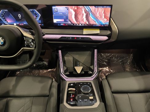 Used 2025 BMW X3 xDrive30i w/ Convenience Package image 17