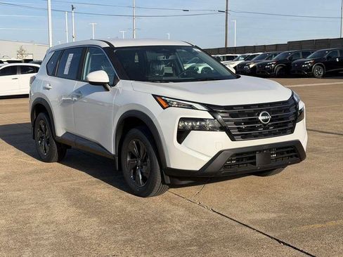 New 2026 Nissan Rogue SV FWD image 5