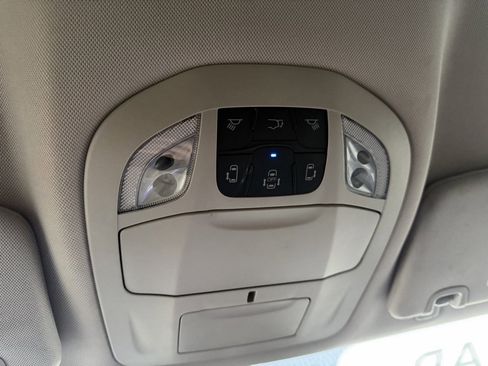 Used 2023 Chrysler Pacifica Touring-L image 24