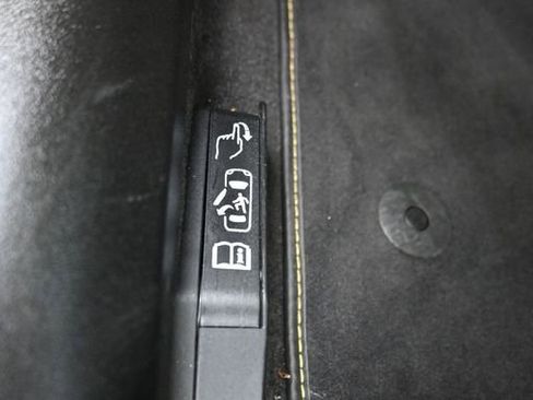 Used 2023 Chevrolet Corvette Z06 RWD image 15