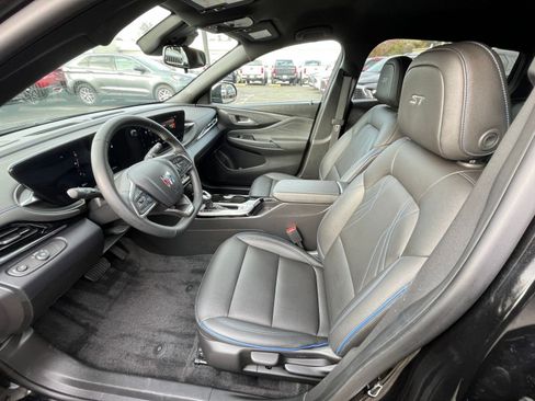 Used 2025 Buick Envista Sport Touring image 24