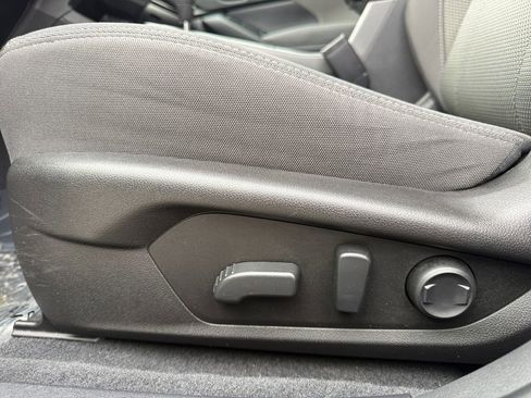 Used 2024 Subaru Crosstrek 2.0i Premium image 10