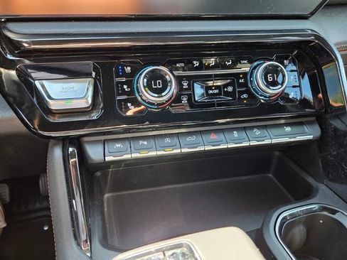 Used 2022 GMC Sierra 1500 AT4 w/ AT4 Premium Package image 30