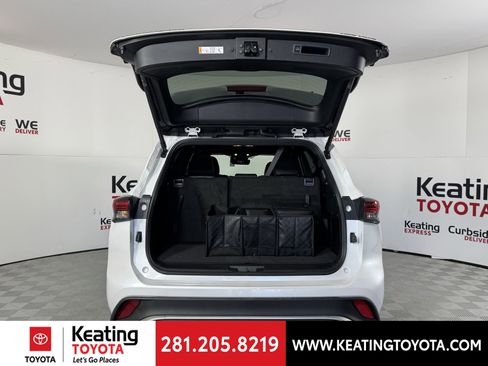 New 2026 Toyota Highlander XSE image 11
