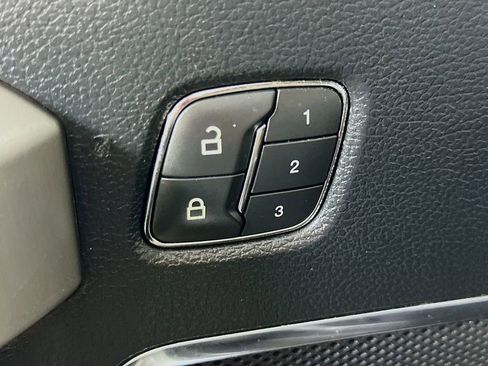 Used 2020 Ford F150 Lariat RWD image 20