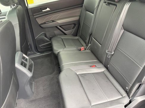 Used 2023 Volkswagen Atlas Cross Sport SEL AWD/4WD image 9