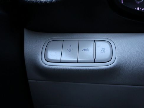 Certified 2022 Hyundai Venue SEL image 32