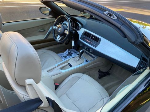 Used 2006 BMW Z4 3.0si image 61