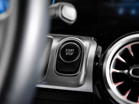 Used 2023 Mercedes-Benz EQB 250+ image 17