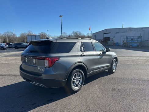 New 2026 Ford Explorer Active w/ Active Comfort Package image 3