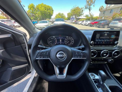 Used 2025 Nissan Sentra SV FWD image 32