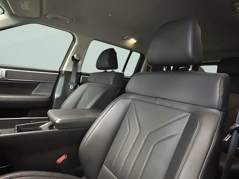 Certified 2025 Hyundai Santa Fe SEL image 9