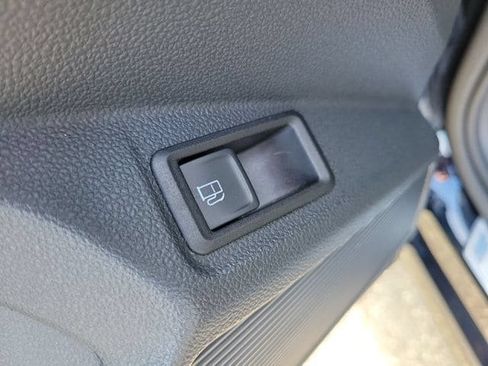 Certified 2023 Volkswagen Taos SE w/ Panoramic Sunroof Package FWD image 15