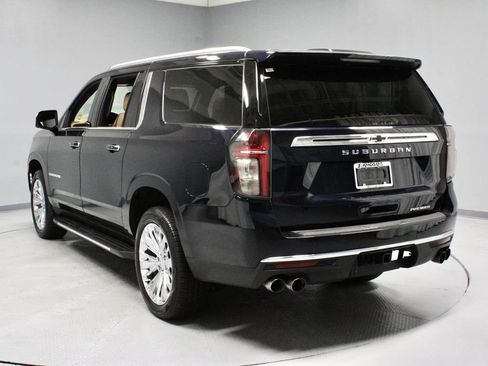 Used 2021 Chevrolet Suburban Premier w/ Premium Package AWD/4WD image 10