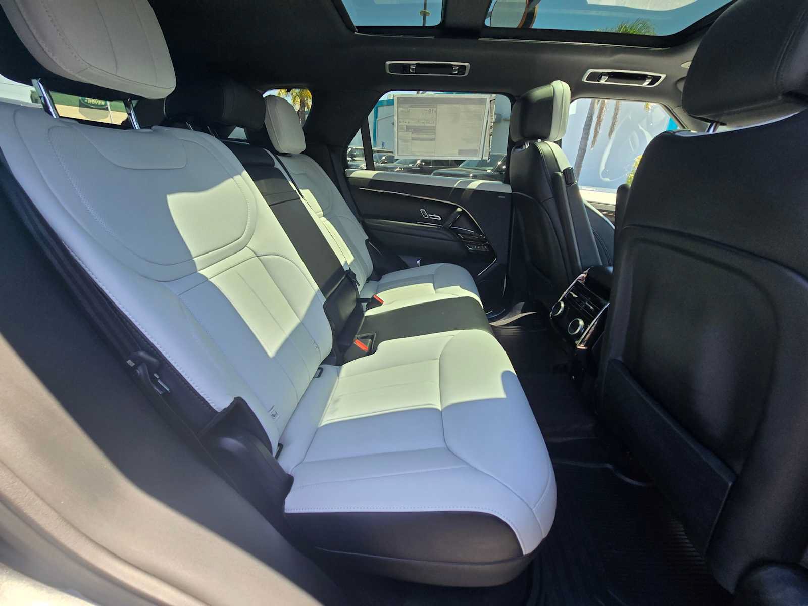 New 2026 Land Rover Range Rover Sport Dynamic SE AWD/4WD image 12