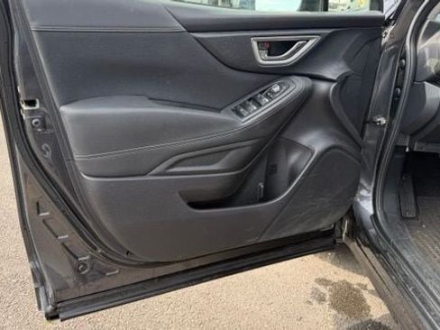 Used 2019 Subaru Forester Premium AWD/4WD image 16
