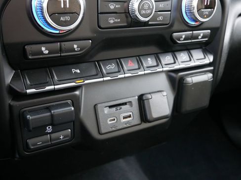 Used 2020 GMC Sierra 2500 SLE w/ SLE Convenience Package image 19