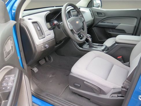 Used 2022 Chevrolet Colorado W/T w/ WT Convenience Package RWD image 9
