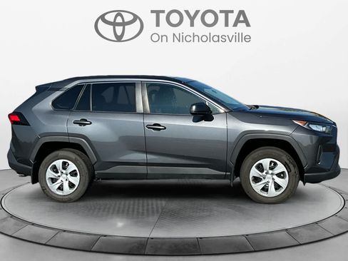 Used 2021 Toyota RAV4 LE FWD image 6